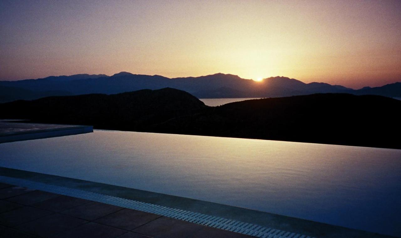 Villa Lir Tholos  Luaran gambar