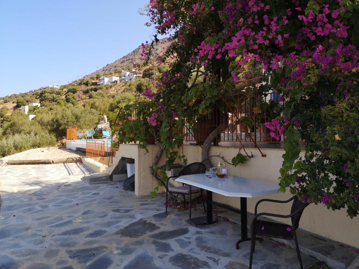 Villa Lir Tholos  Luaran gambar